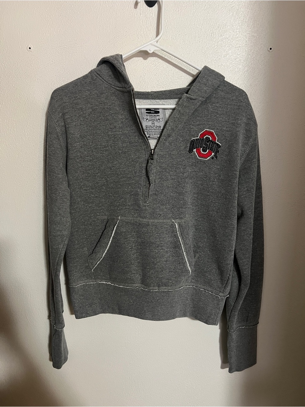 STADIUM ATHLETICS The Ohio State University Buckeyes Embroidered Hoodie Womens M